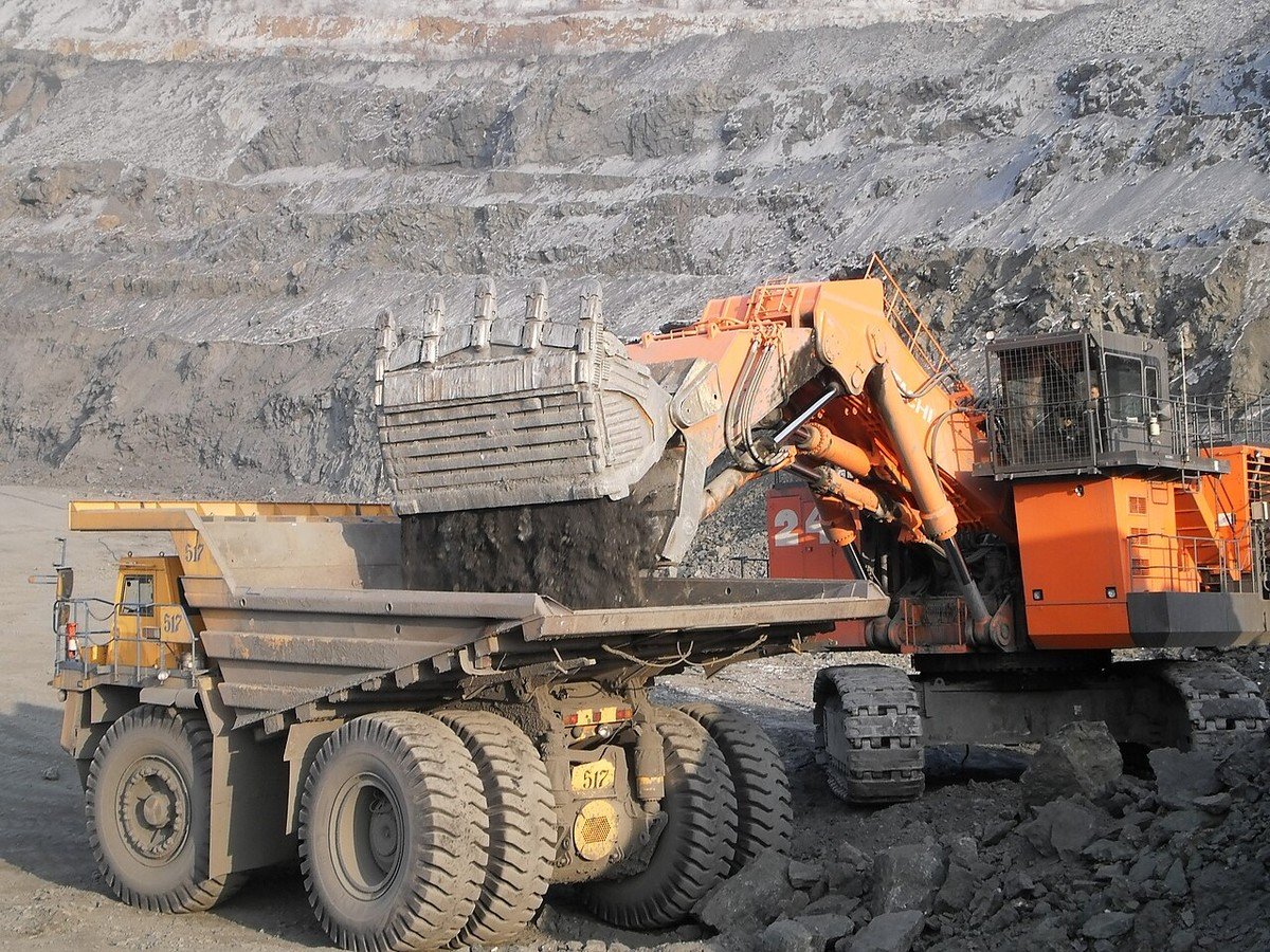 Mining and Heavy Infrastructure Machinery